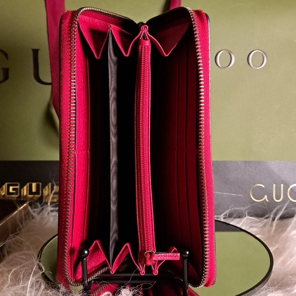 Gucci Red GG Zippy Wallet EUC - Picture 9 of 16